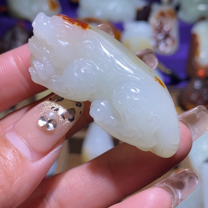 和田玉颈饰未镶嵌与**伴