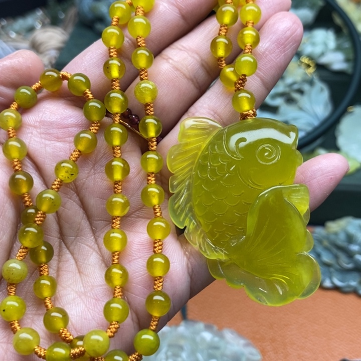 蛇纹石玉未镶嵌吊坠