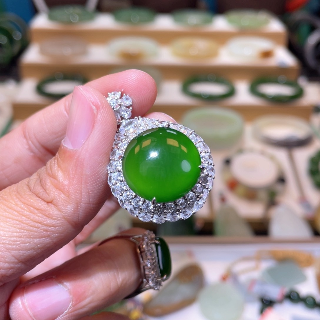 和田玉高品碧玉绿猫眼吊坠银S925镶嵌s****嗯