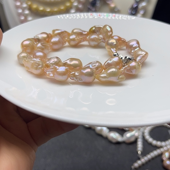 颈饰未镶嵌淡水珍珠