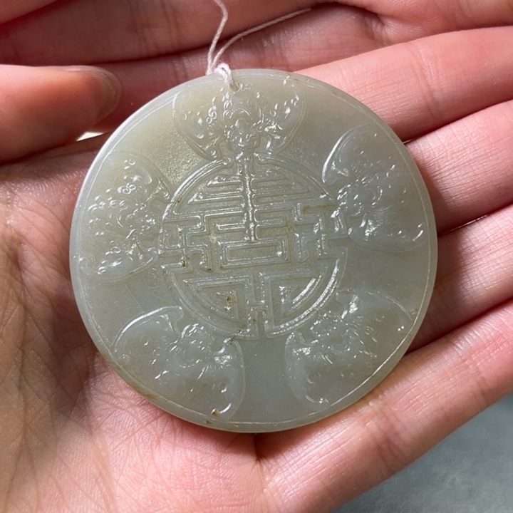 和田玉挂件未镶嵌和**尘