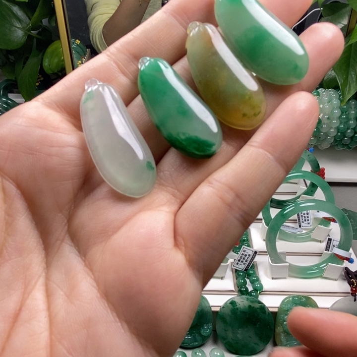 未镶嵌手镯石英质玉