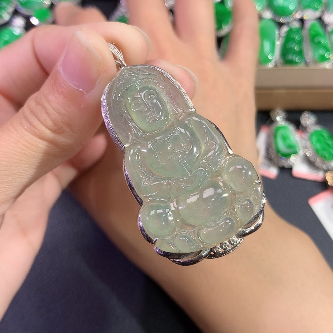 翡翠18K金镶嵌吊坠(赠链)