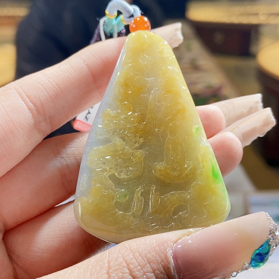 翡翠颈饰未镶嵌翡翠