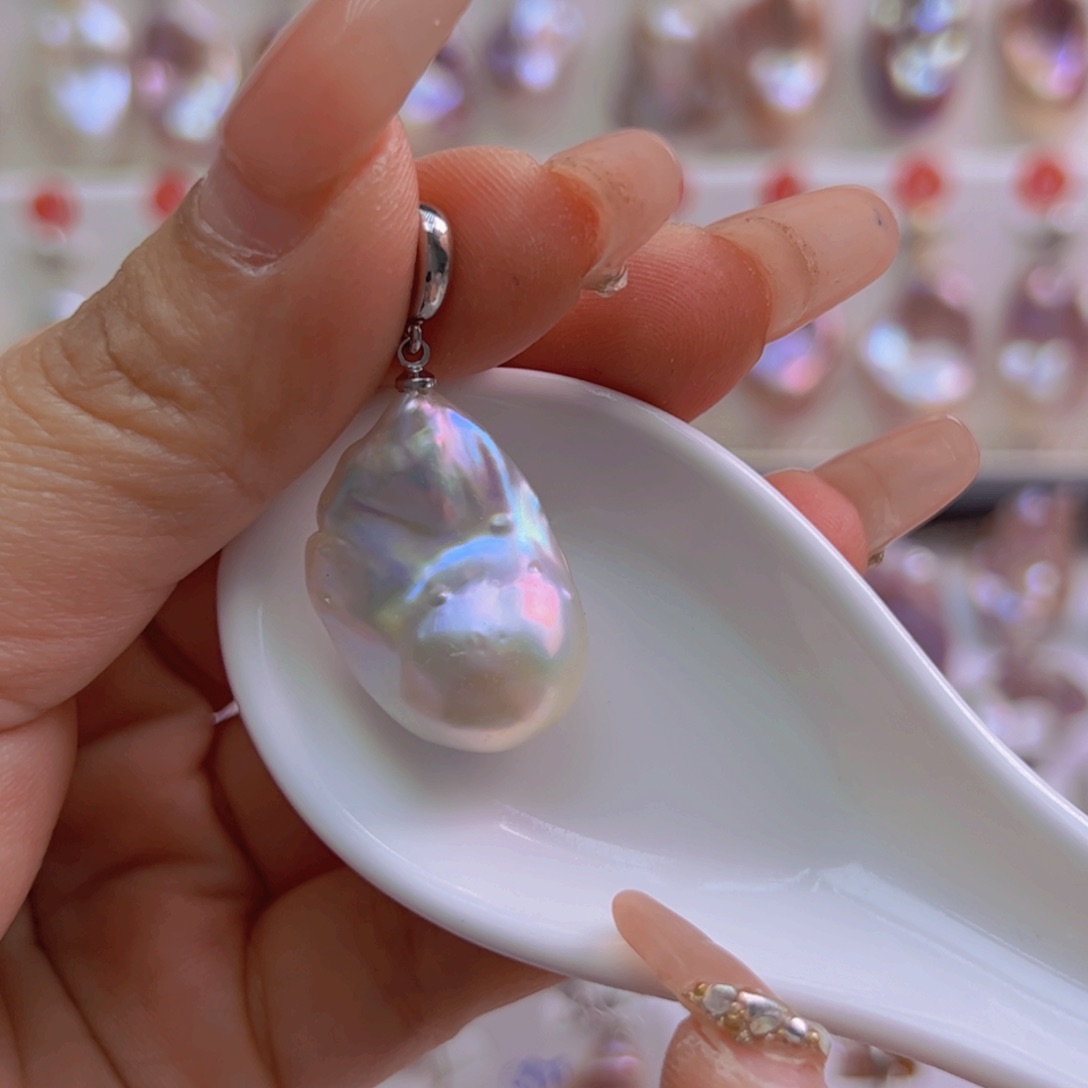 淡水珍珠吊坠(赠链)未镶嵌