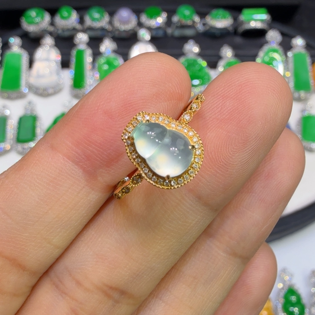 翡翠18K金镶嵌戒指收到货48小时鉴赏期