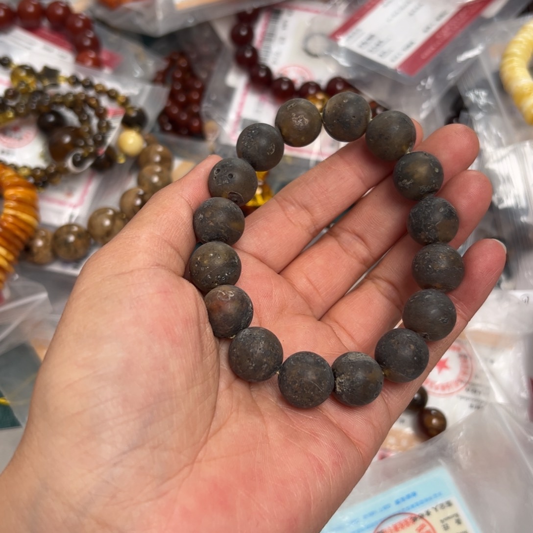 未镶嵌琥珀珠宝奇石316