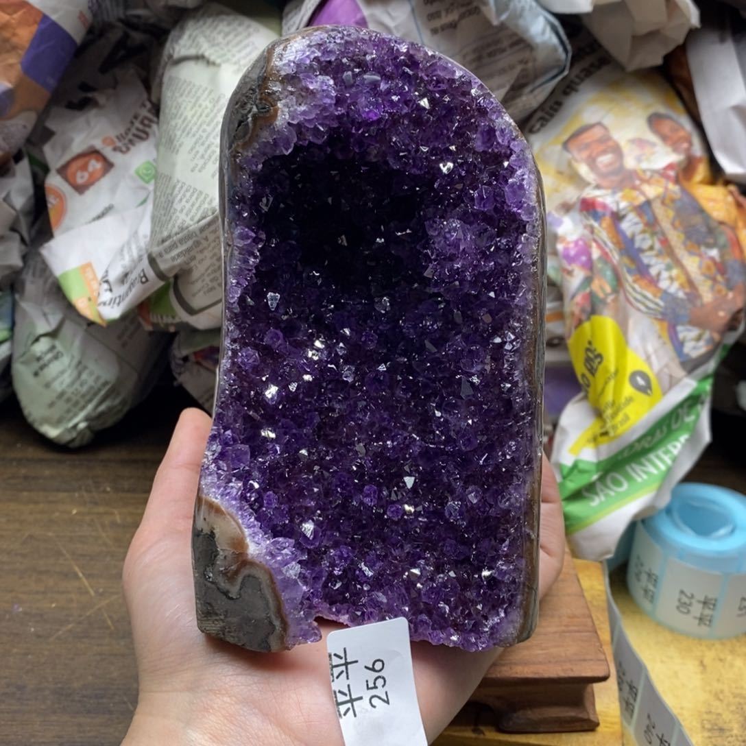 紫晶乌拉圭未镶嵌