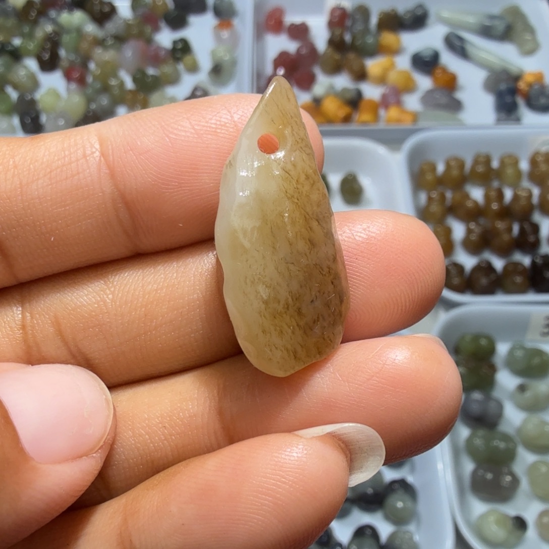 和田玉未镶嵌珠宝奇石