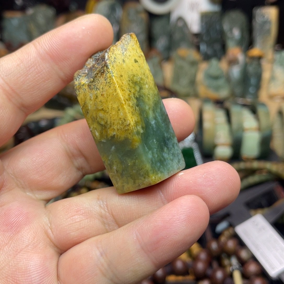 岫岩河磨玉（透闪石质玉）未镶嵌颈饰