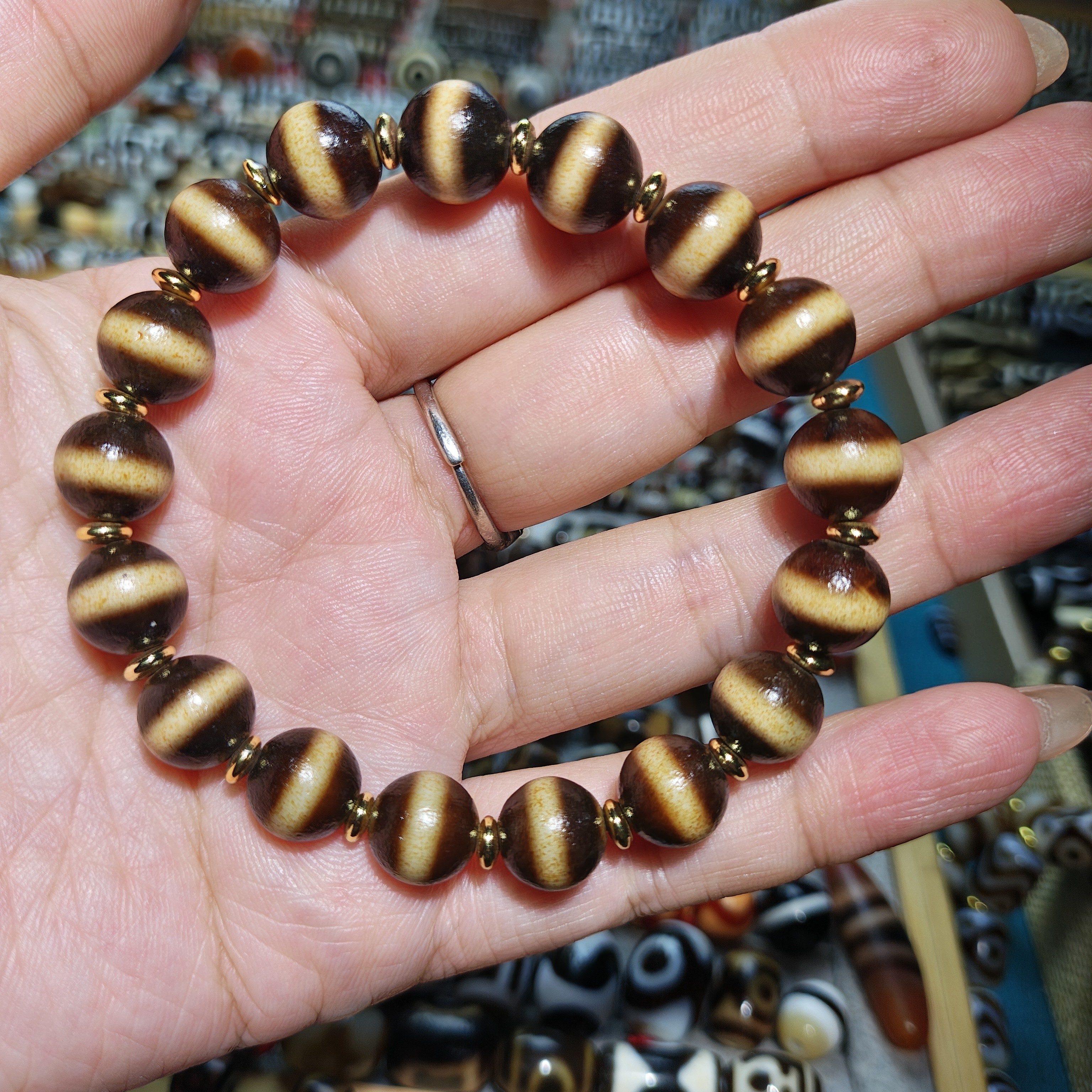 玛瑙黑金药师手串