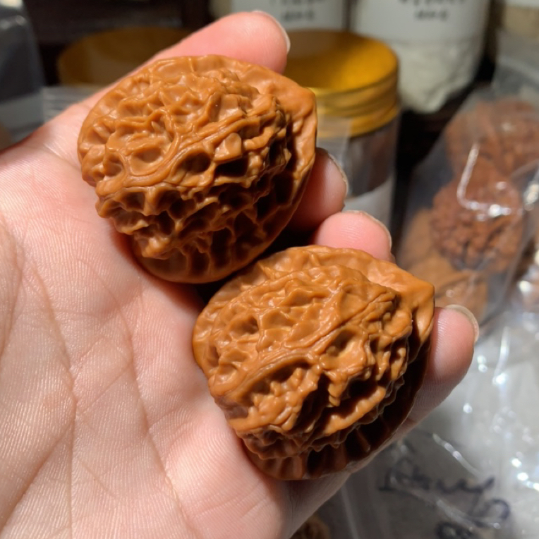 文玩核桃秦岭鸡心