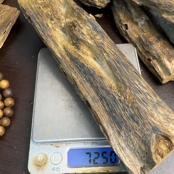 沉香沉香碎屑糖结72克