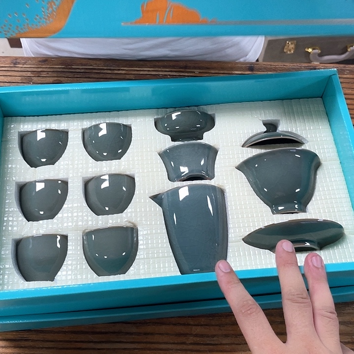 孤品茶具套装等。      