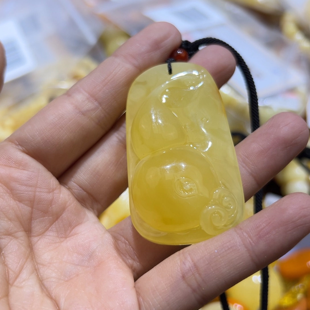 琥珀珠宝奇石未镶嵌
