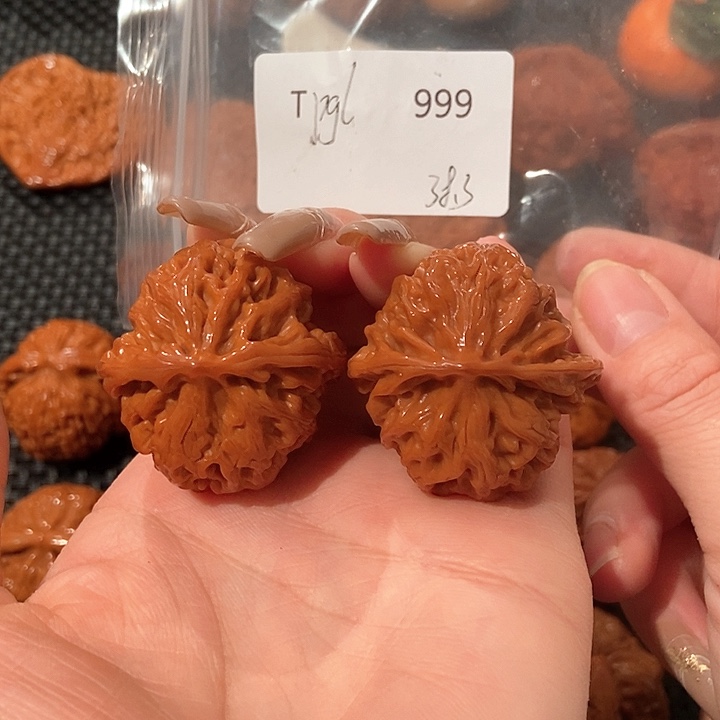 文玩核桃吊坠苹果38.3