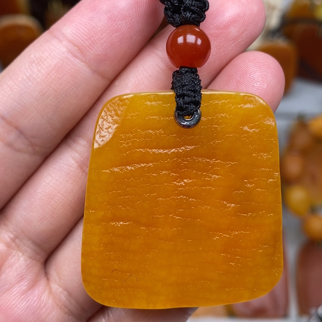 未镶嵌吊坠(赠链)琥珀