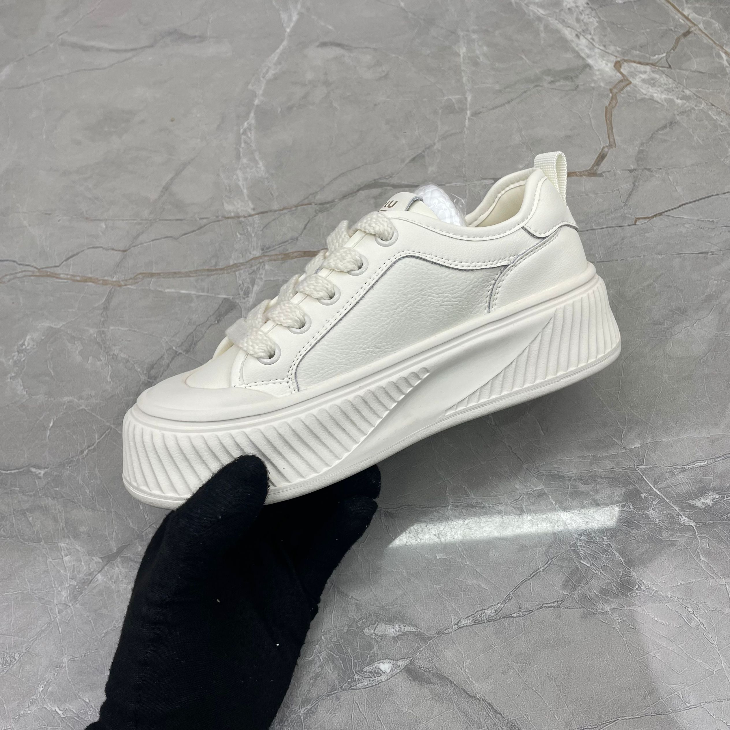 休闲鞋 女  89173 （孤品）a区35码