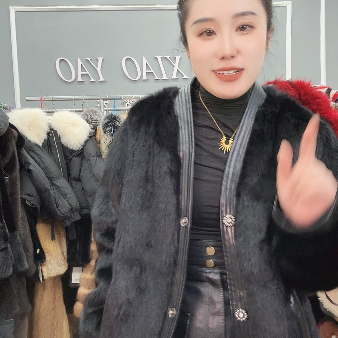 姚小妖家高端皮草