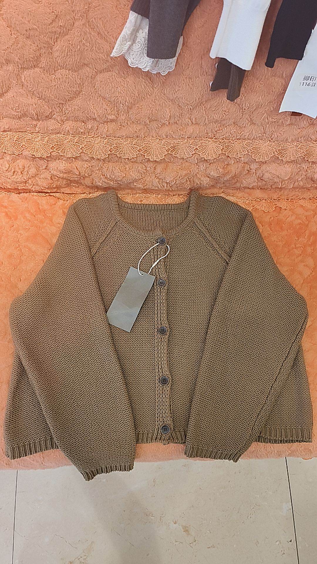 简约圆领针织开衫毛衣外套复古设计长袖春秋款女装