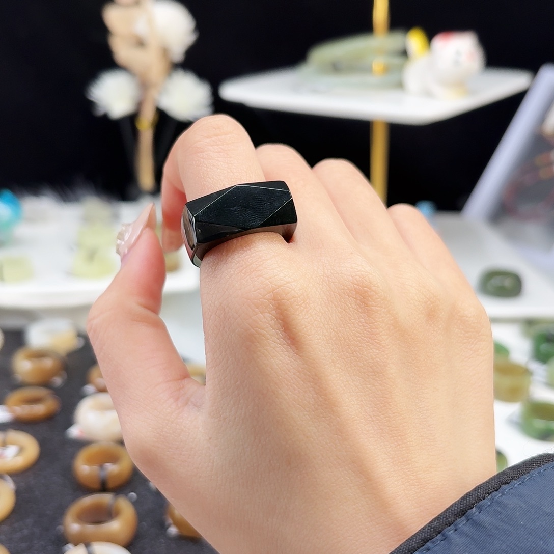 和田玉未镶嵌戒指P93聚墨钻面马鞍17.7不退换