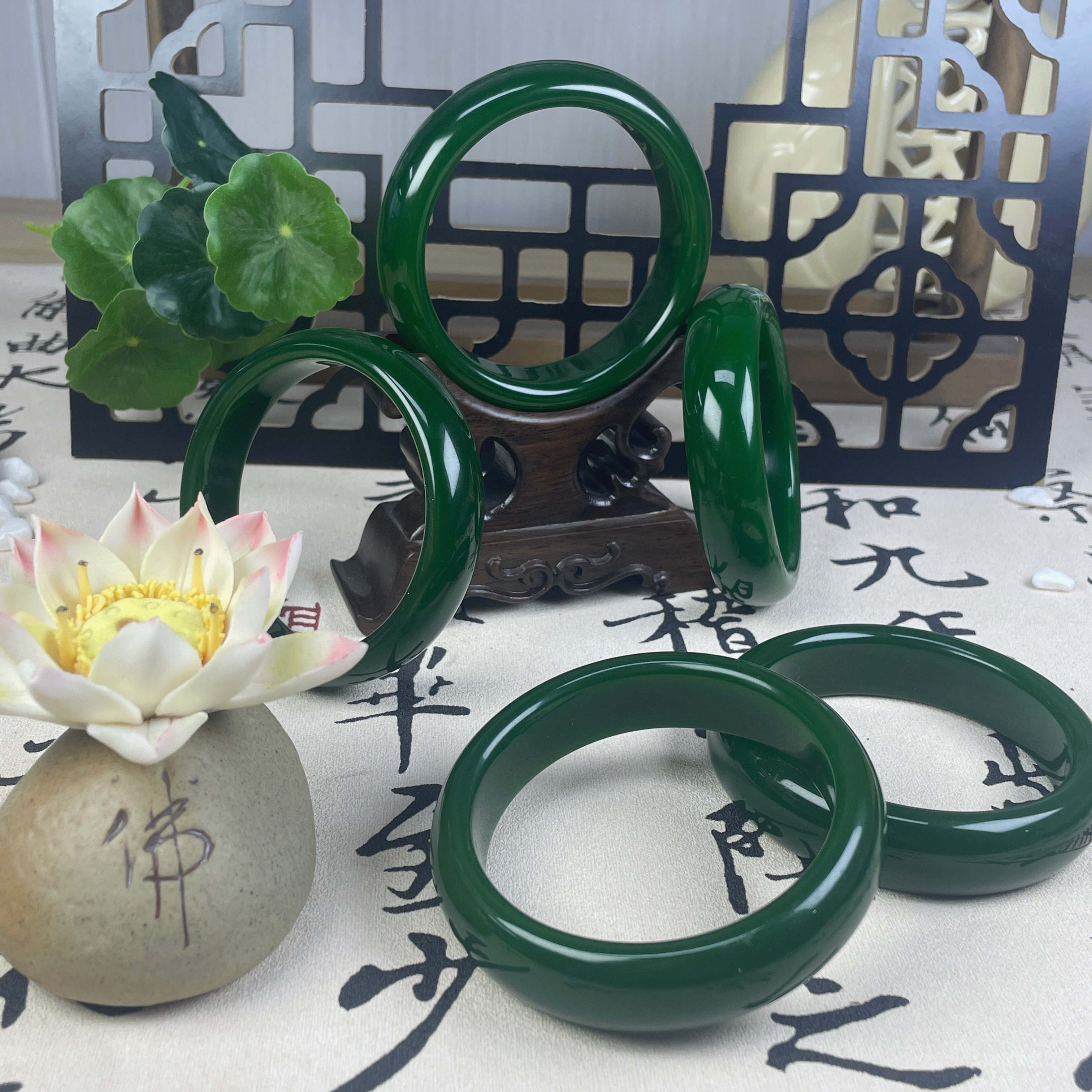 【妈妈必入款】俄罗斯和田玉菠菜绿手镯 碧玉手镯 几乎无黑点