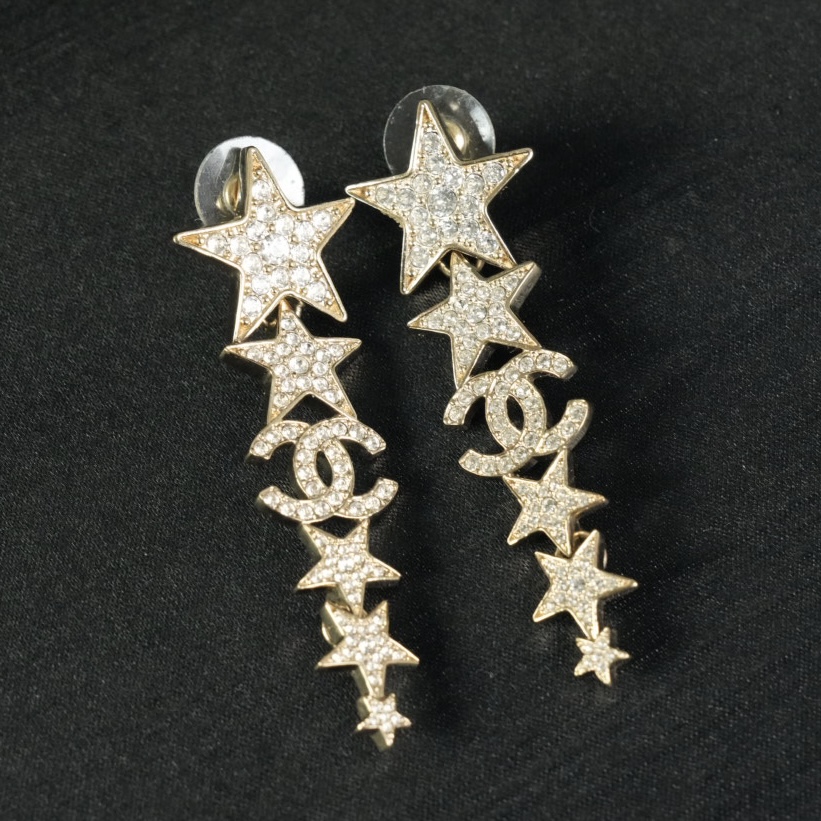 Chanel 闪钻星星双C耳钉