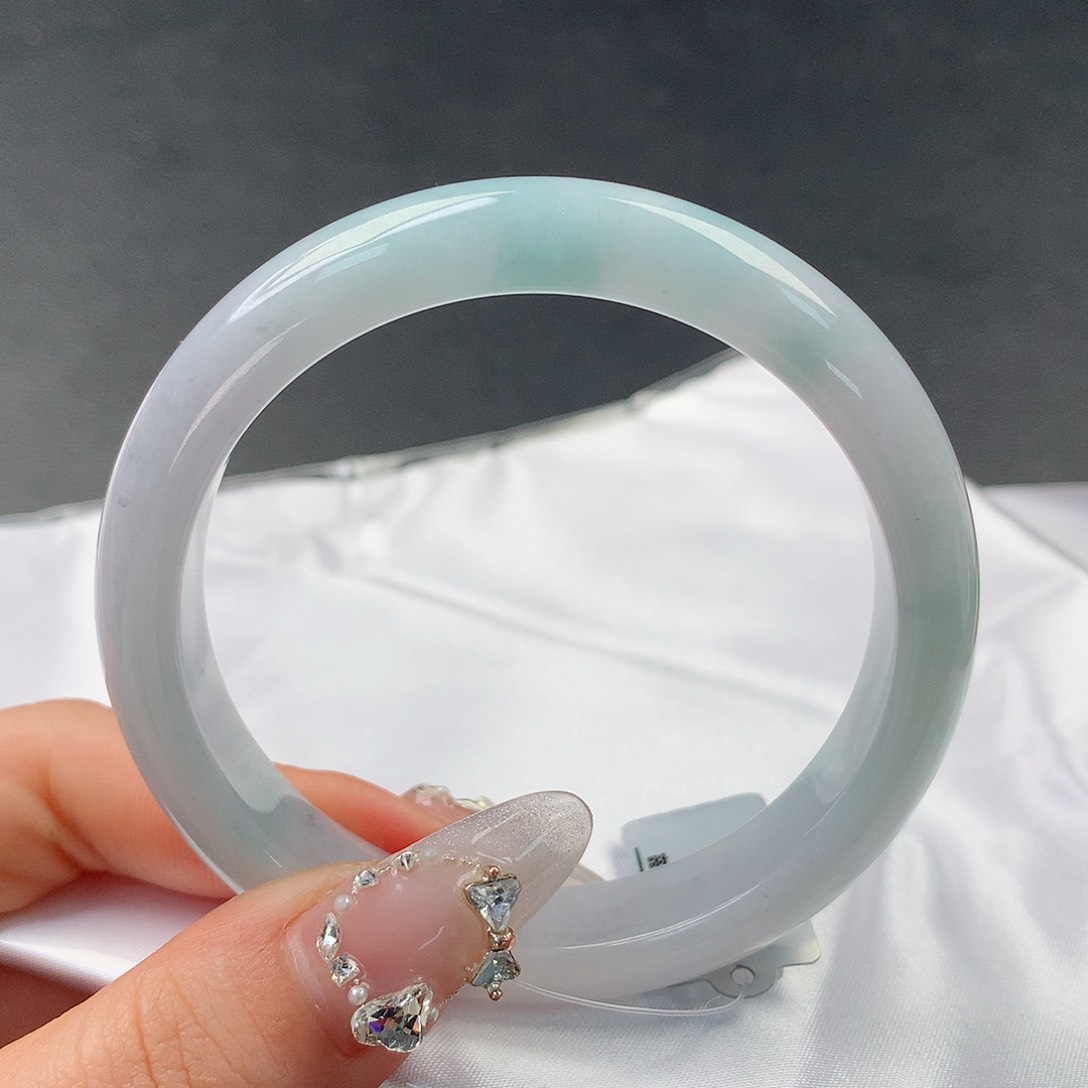 翡翠手镯未镶嵌0082正57