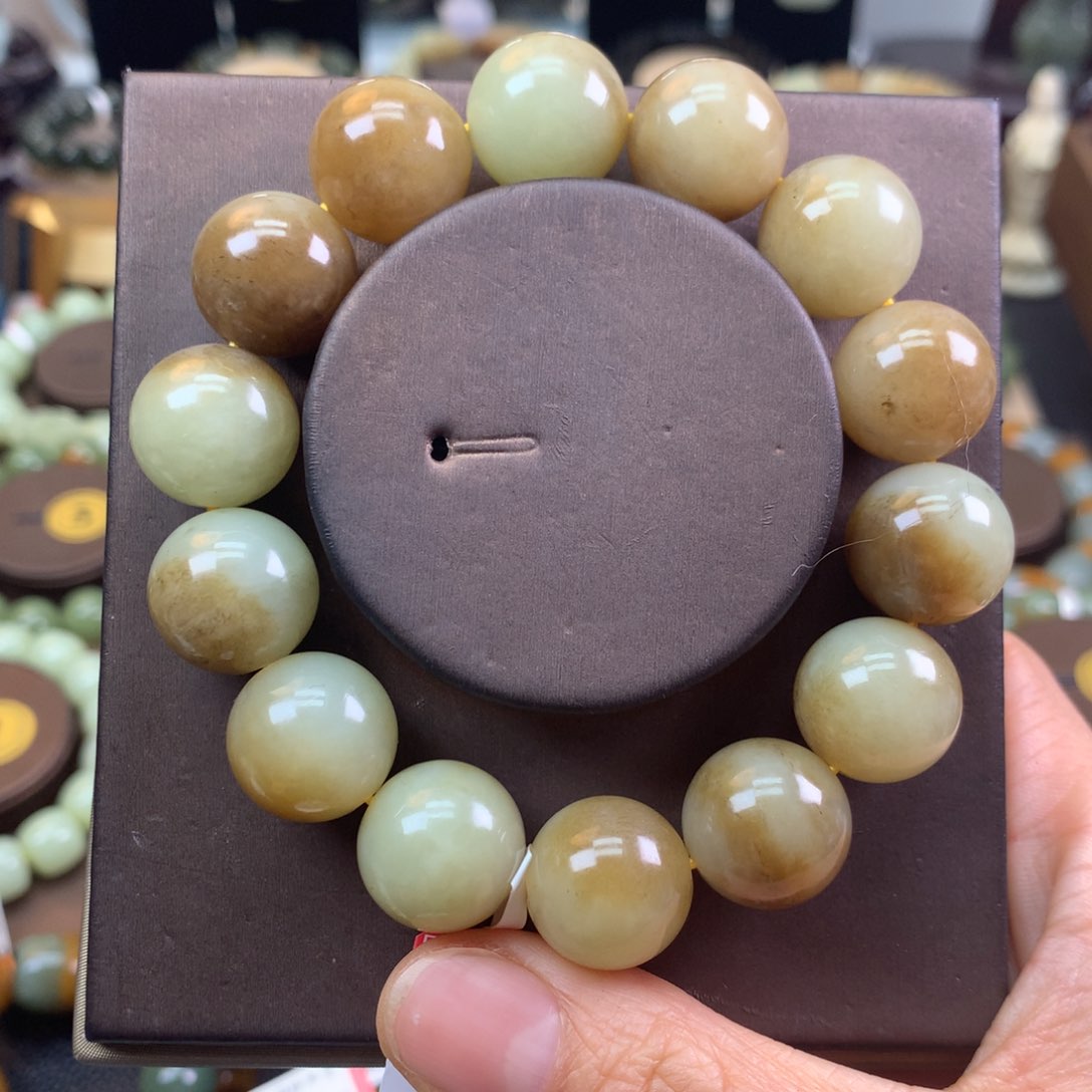 和田玉手链未镶嵌自**吸