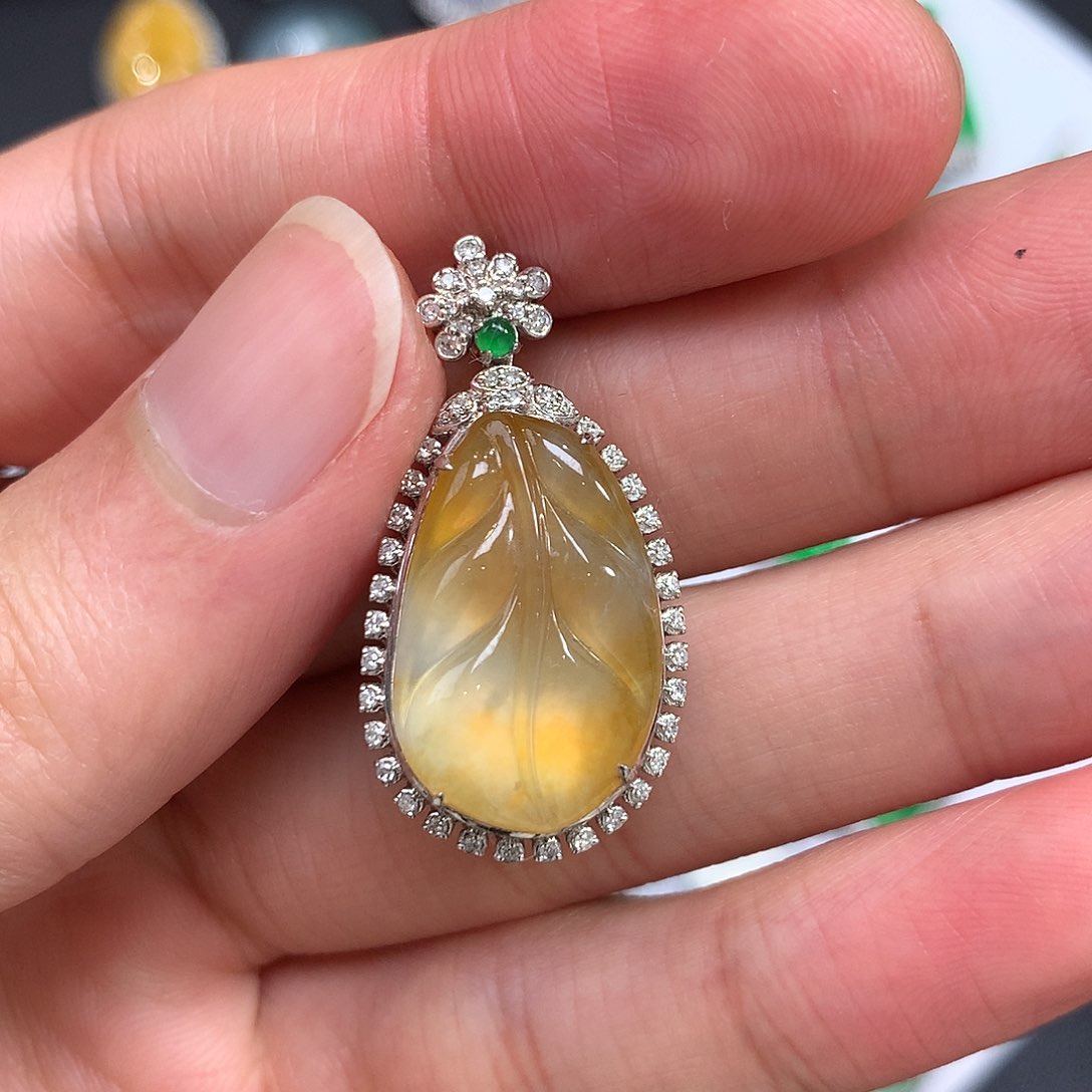 翡翠吊坠(不含链)18K金镶嵌