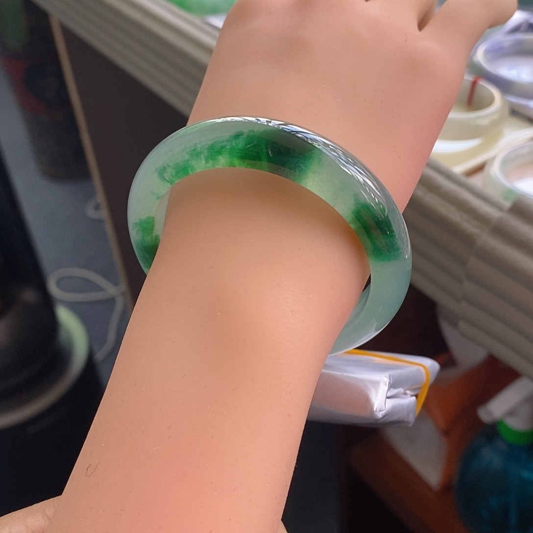 翡翠未镶嵌手镯9号