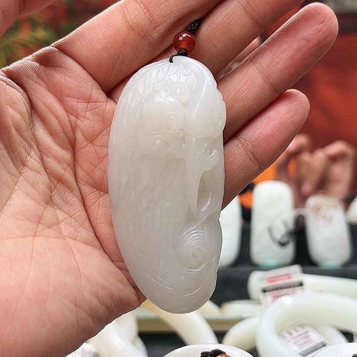 和田玉颈饰未镶嵌