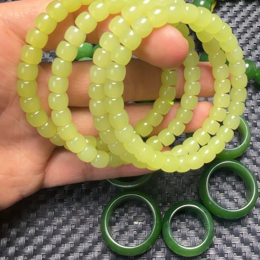 和田玉未镶嵌手串