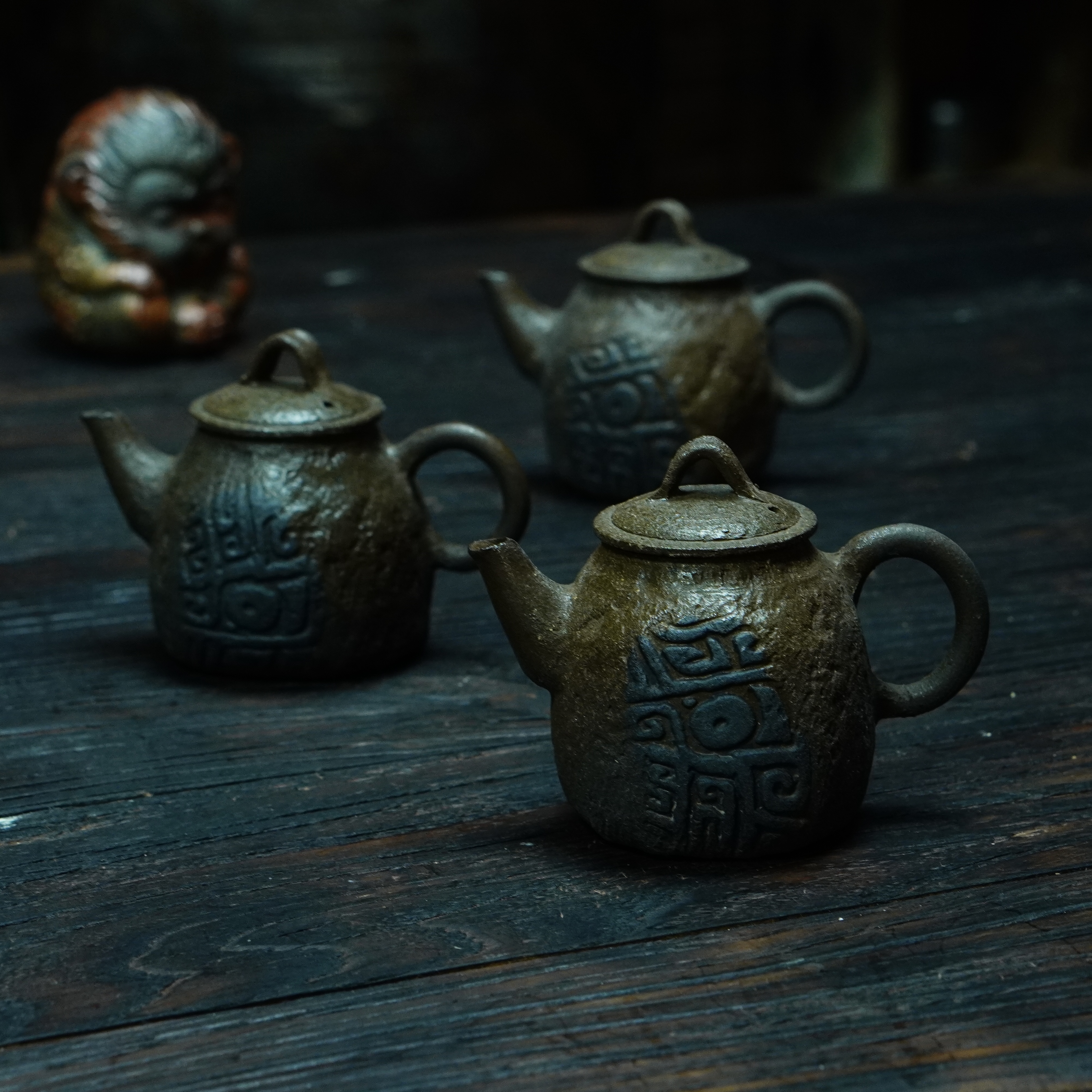 侘寂风复古禅意纯手工手捏陶泥饕餮纹泡茶壶（容量120-150cc）