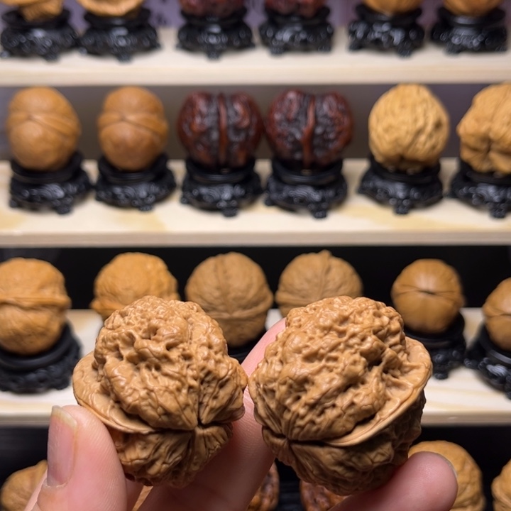 文玩核桃吊坠24w九龙疙瘩包