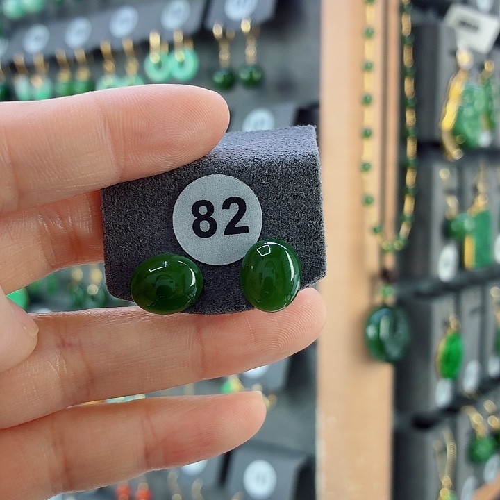 和田玉18K金镶嵌耳饰