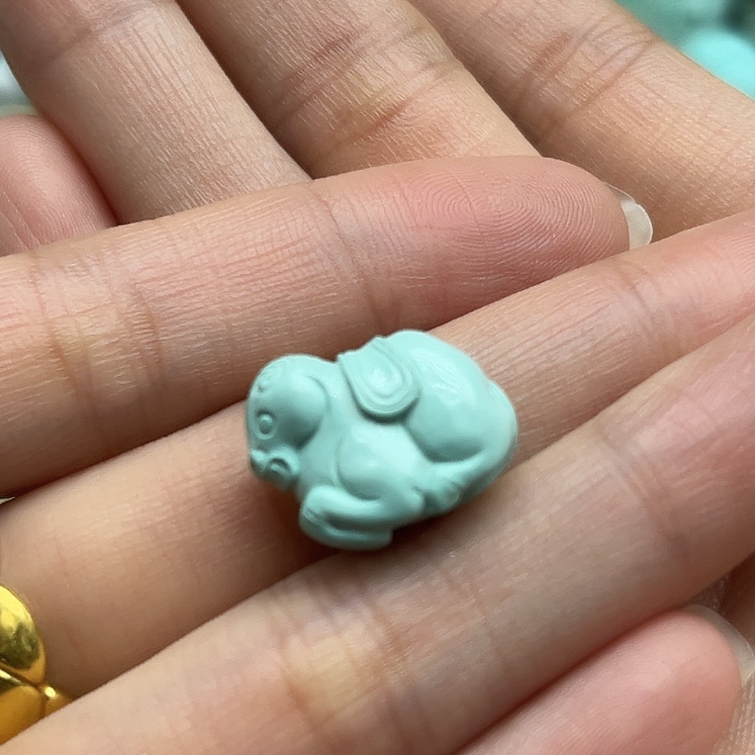 绿松石未镶嵌珠宝奇石