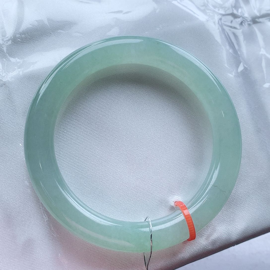 翡翠手镯未镶嵌51圈口