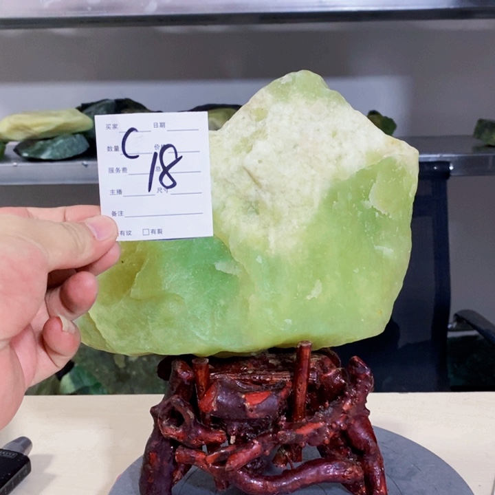 蛇纹石玉未镶嵌岫玉原石花*虫