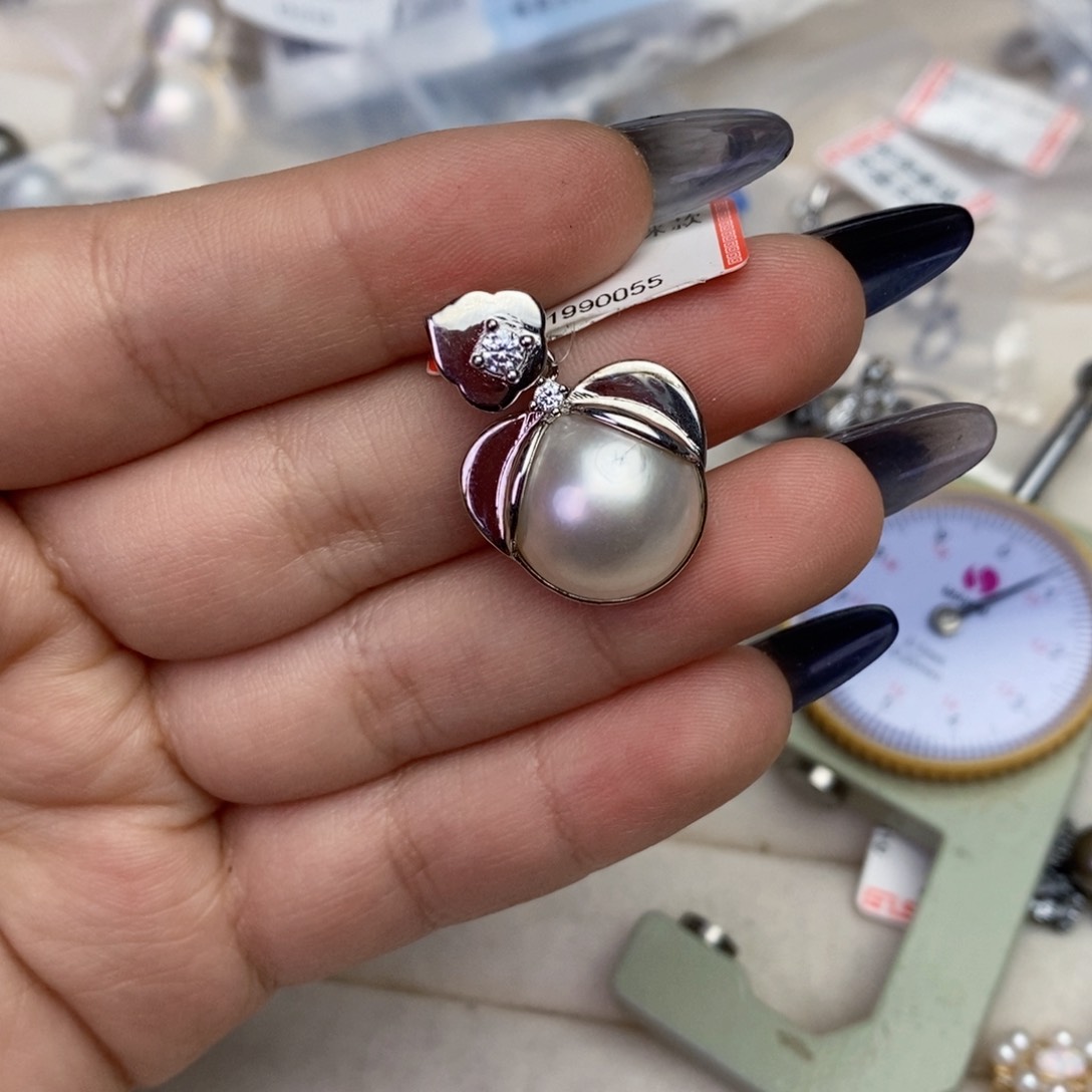 拼合珍珠（马贝珠）颈饰银S925镶嵌