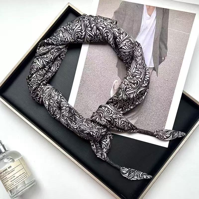 爆款新款三角巾缎面韩系小披肩柔软丝滑护颈小丝巾女领巾AAA