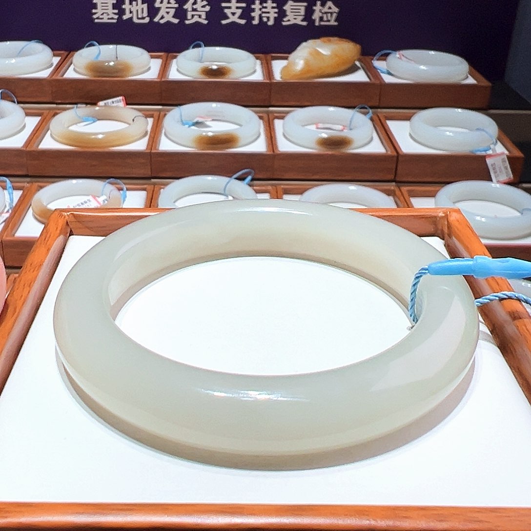 和田玉手镯56/57未镶嵌