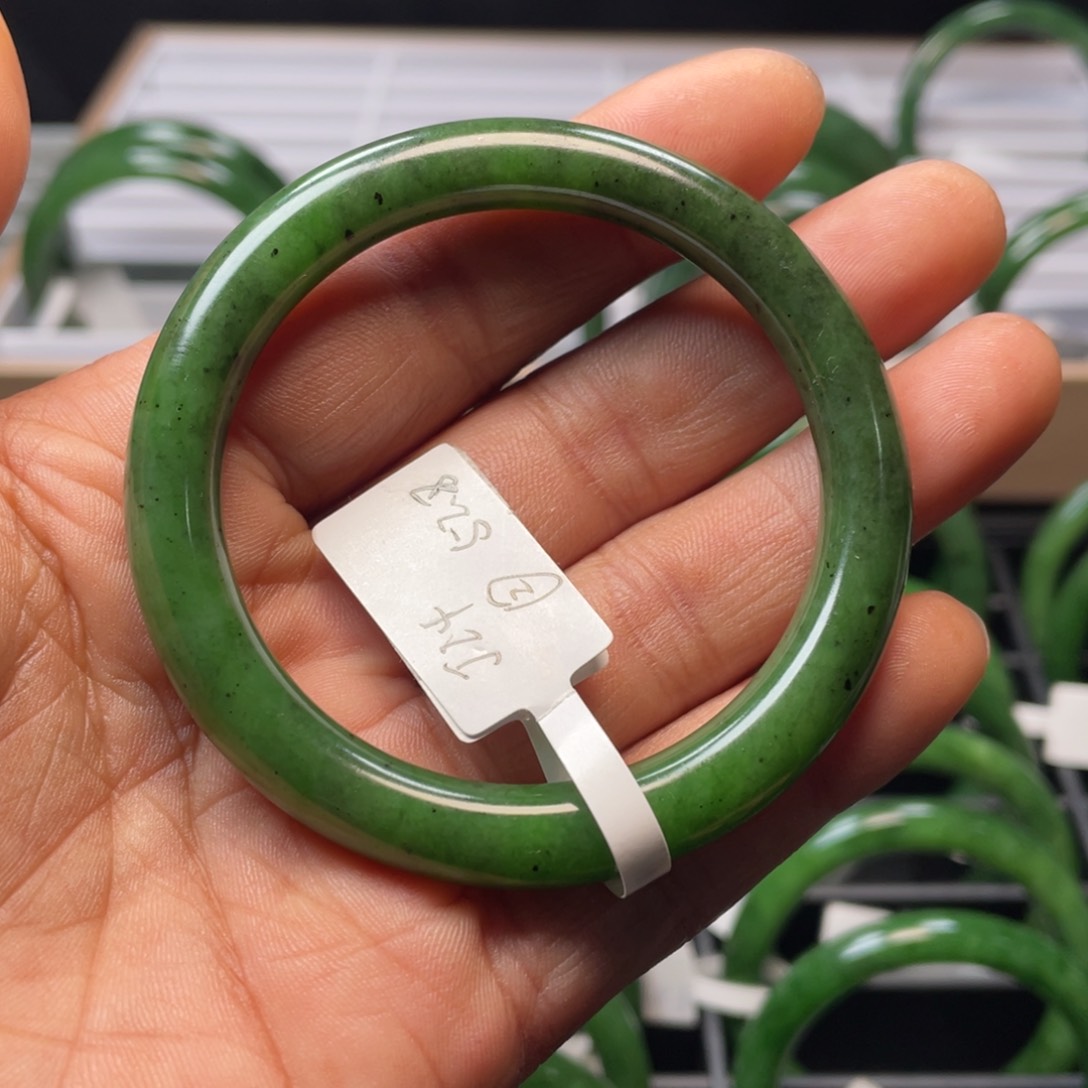 和田玉（碧玉）手镯未镶嵌