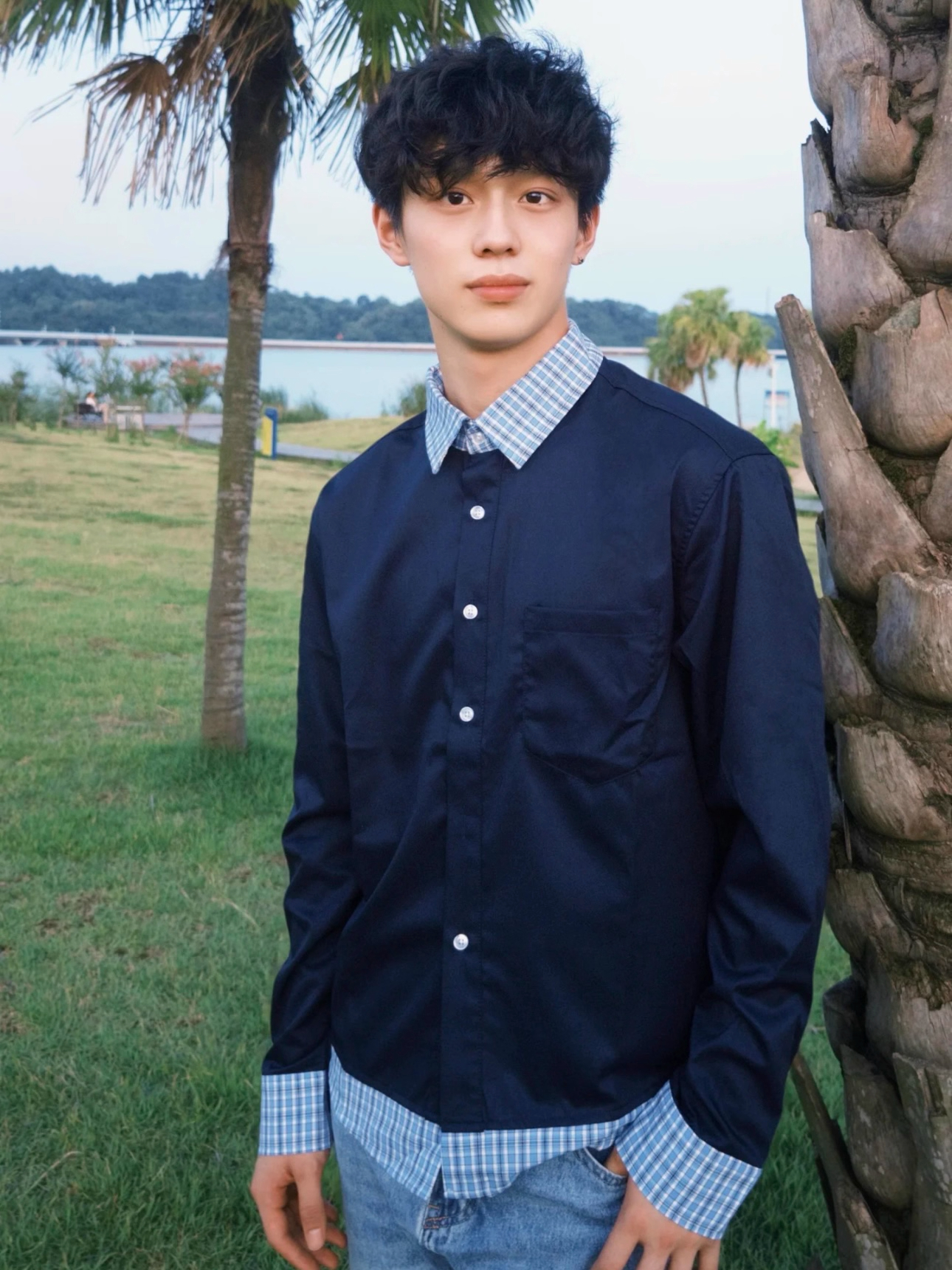 韩系藏蓝色假两件拼接格纹长袖衬衫男秋季休闲宽松百搭miu系上衣