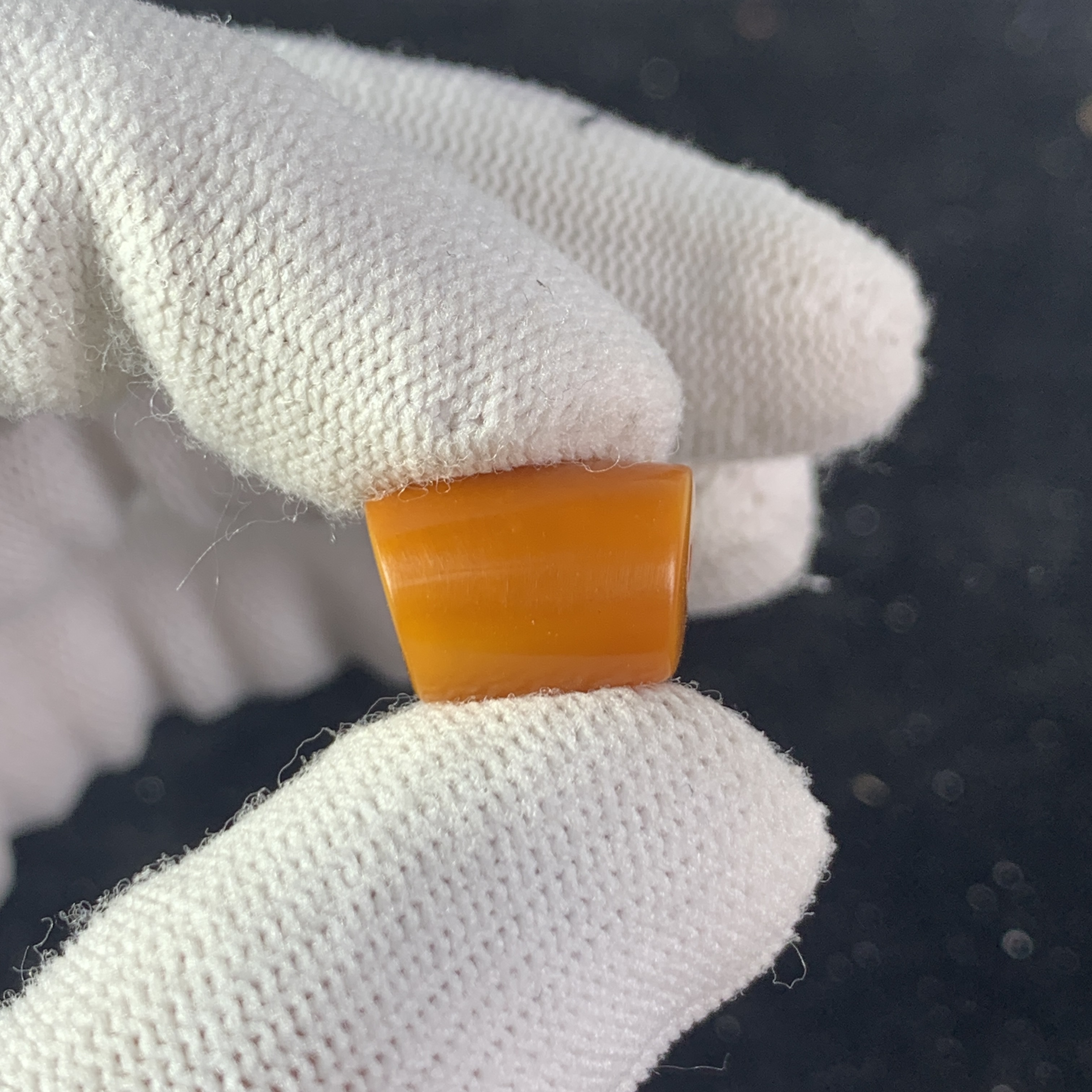 Q1292保真原矿俄料尺寸11*15.4mm蜜蜡单颗马蹄斜切顶珠支持复检