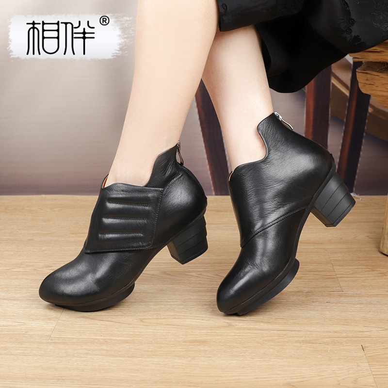 相伴【38码捡漏】百搭女士高跟圆头民族风手绘真皮粗跟短靴