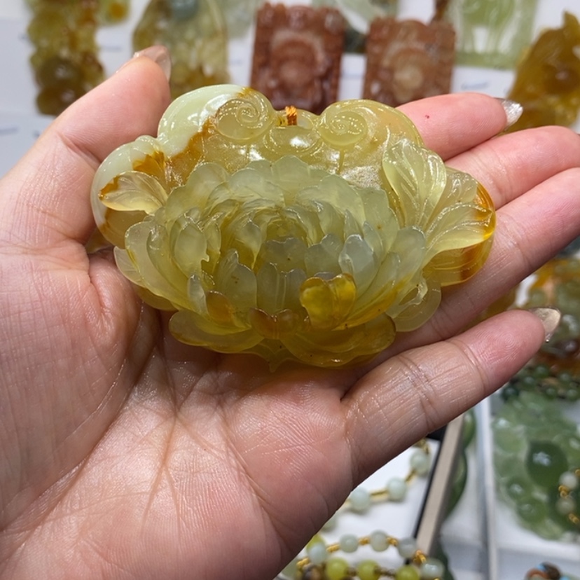 【闪购商品】蛇纹石玉未镶嵌颈饰芦*