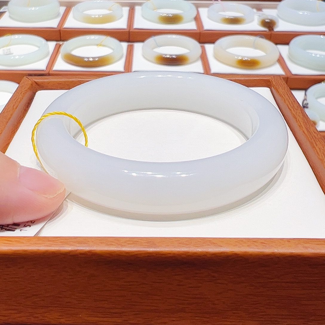 和田玉未镶嵌手镯羊脂5253