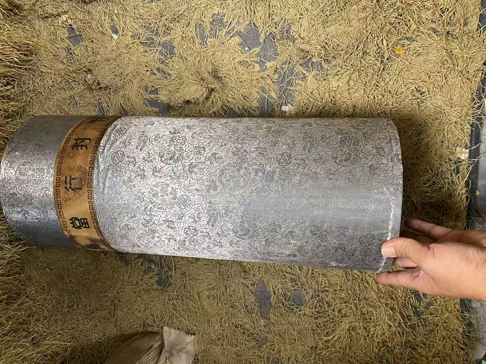 齐大圆桶摆件一件《拥抱幸福甄选》