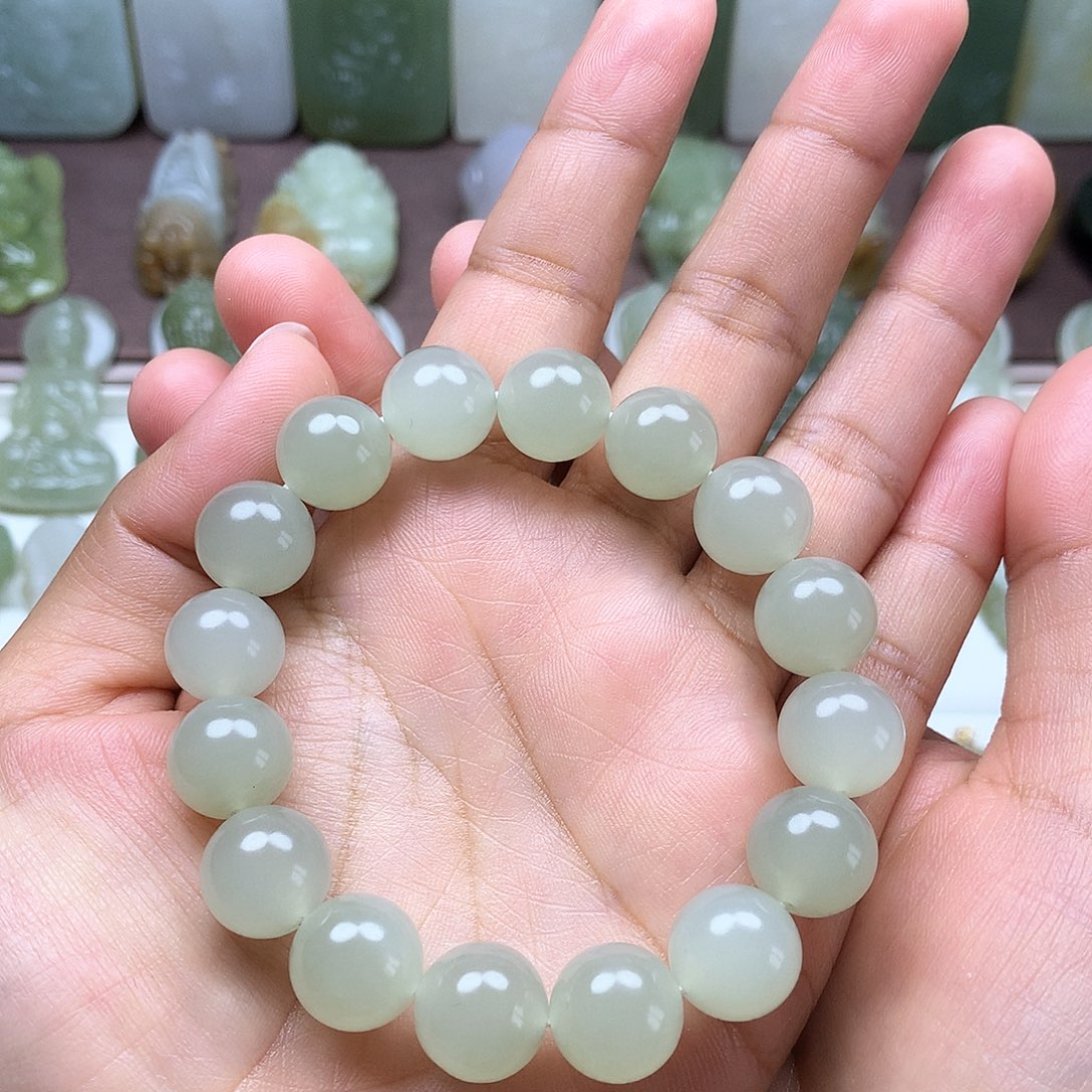 和田玉颈饰未镶嵌